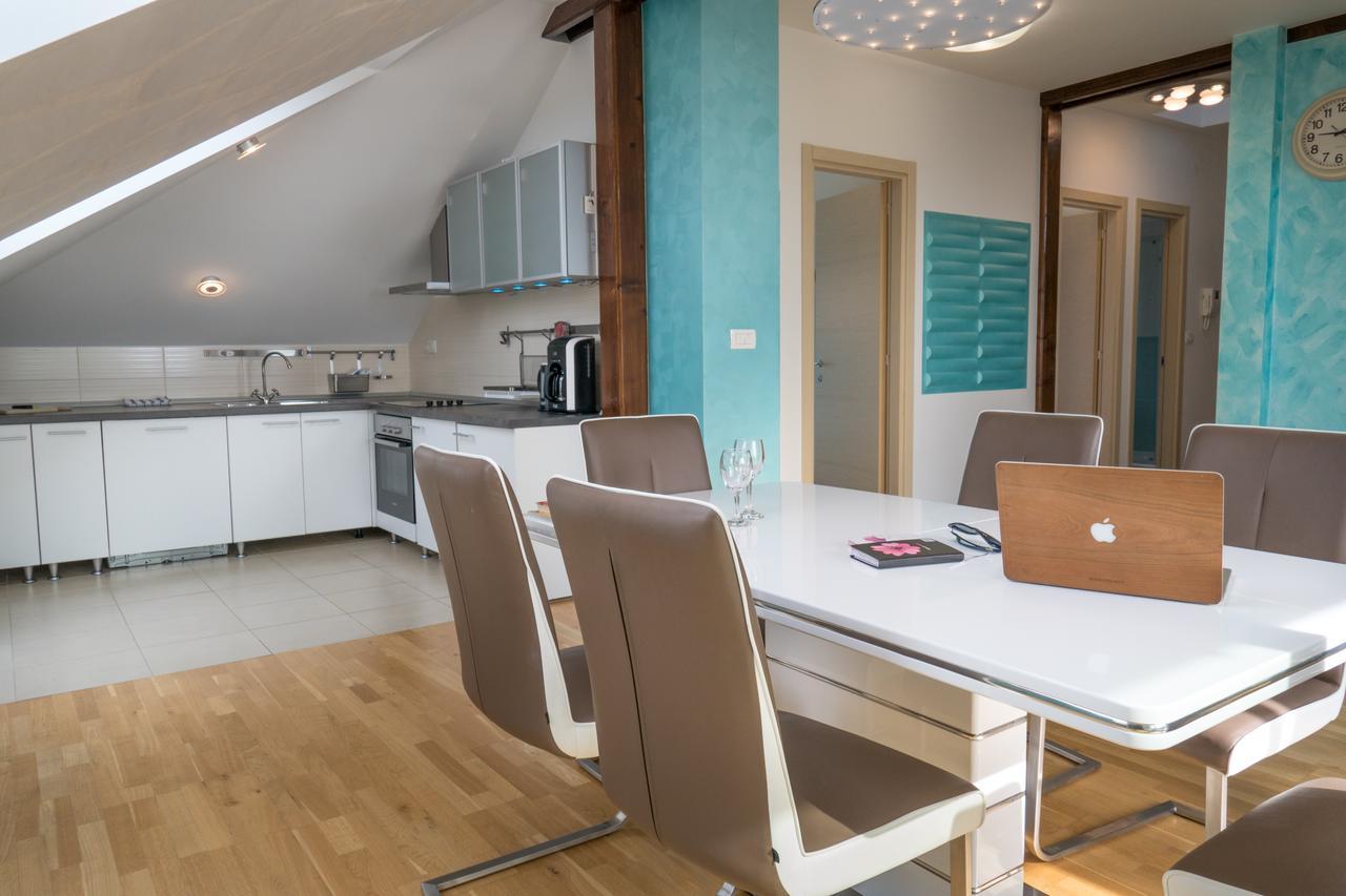 Luxury 3-Bedroom Apartment Zen 볼 외부 사진
