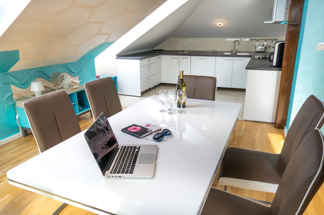 Luxury 3-Bedroom Apartment Zen 볼 외부 사진