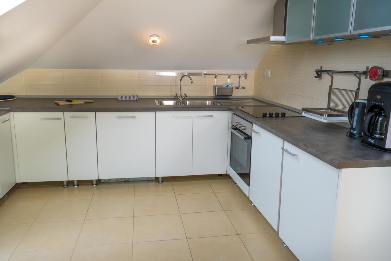 Luxury 3-Bedroom Apartment Zen 볼 외부 사진