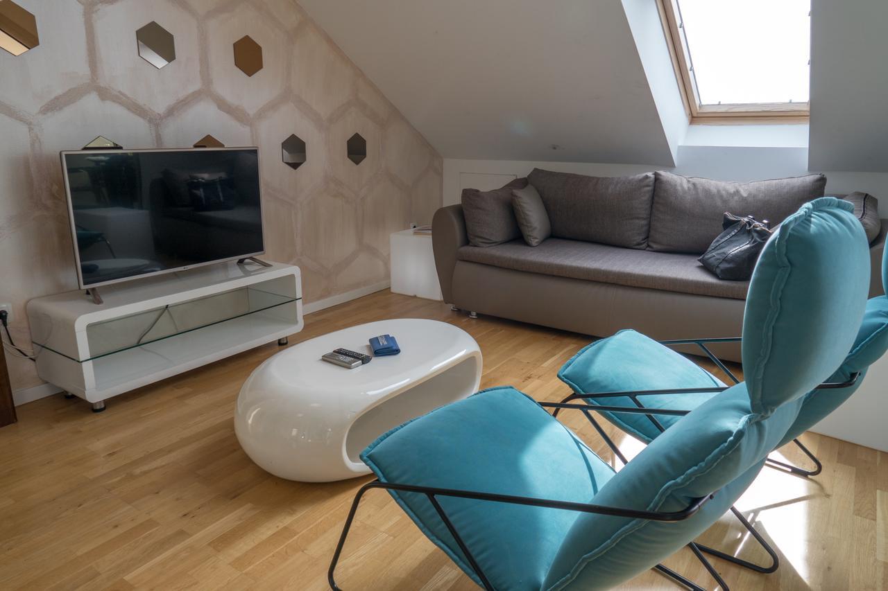 Luxury 3-Bedroom Apartment Zen 볼 외부 사진